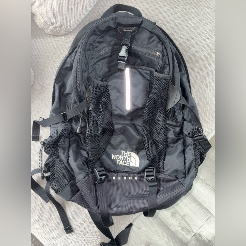 RARE THROWBACK  NORTH FACE RECON REFLECT BACKPACK- discontinued  rare style!